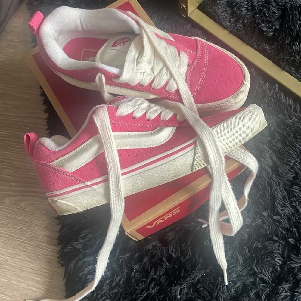 Vans - Picture 2 of 3